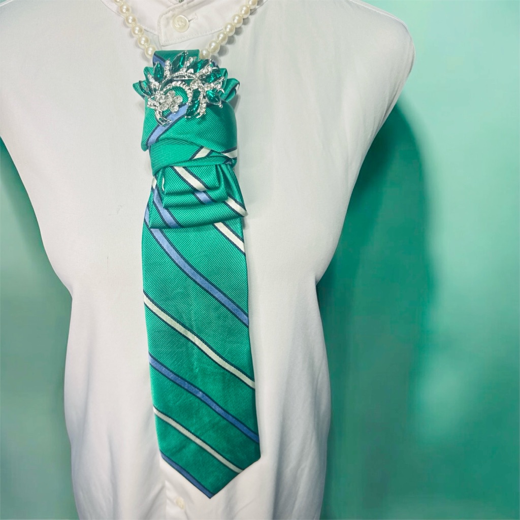 Izod Green And Blue Striped Necktie With GreenDiamond Brooch 35$